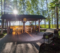 Коттедж стандарт с 2 односпальными и 1 двуспальной кроватью в На ладони