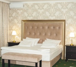 Двухместный люкс двуспальная кровать в Skif Hotel & Spa