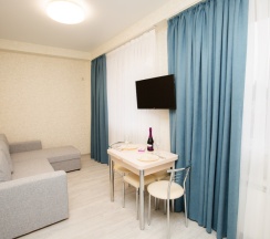 Улучшенные апартаменты с балконом в Alba inn apartments