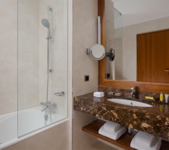 Бизнес Люкс с 1 кроватью «King size» в Grand Autograph Hotel Novosibirsk
