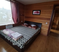 Коттедж с красивым видом из окна в Удачный