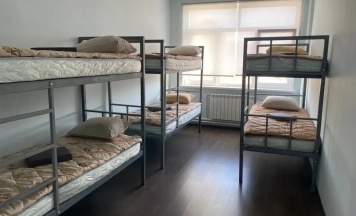 Кровать в общем номере (мужской номер) (общая ванная комната) в Свои люди