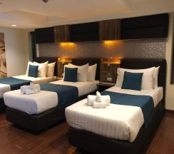 Люкс Pool с 2 комнатами с видом на море в Отель Royal Beach Boutique Resort & Spa