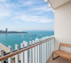 Двухместный номер Hilton Deluxe с видом на океан двуспальная кровать в Hilton Pattaya