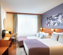 Двухместный семейный номер Standard двуспальная кровать в Leonardo Hotel Salzburg City Center