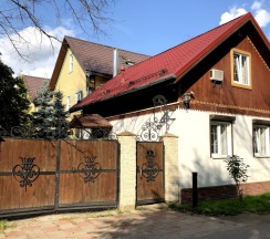 Домик у реки в River Villa