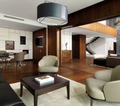 Люкс Presidential с балконом и с видом на реку в Minsk Marriott Hotel