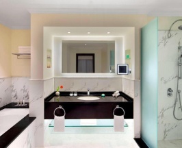 Двухместный номер Deluxe с балконом и с видом на океан 2 отдельные кровати в Le Meridien Al Aqah Beach