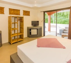 Двухместный номер Standard с видом на сад двуспальная кровать в Sallamai Resort