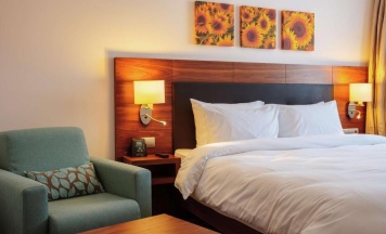 Номер стандарт с 1 двуспальной кроватью в Hilton Garden Inn Krasnodar