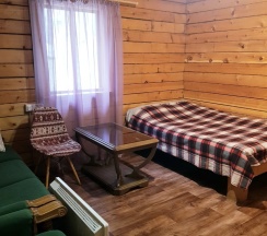 Трехместный номер с двуспальной и односпальной кроватью в Иванова дача