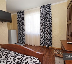 Коттедж с 3 комнатами с балконом и с красивым видом из окна в Удача