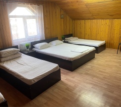 Семейный пятиместный номер в Гавань
