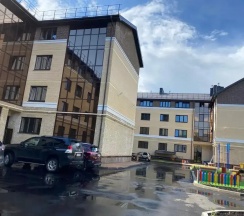 Апартаменты с балконом и с красивым видом из окна в Апартаменты Ефимова 15