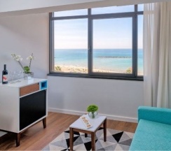 Двухместный номер with access to business lounge Deluxe с видом на море 2 отдельные кровати в Prima Tel Aviv Hotel