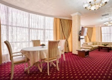 Номер люкс в Amici Grand Hotel