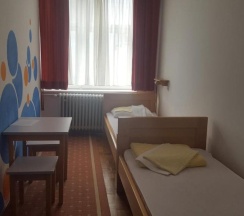 Двухместный номер Standard с красивым видом из окна 2 отдельные кровати в HI Hostel Zagreb