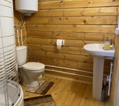 Четырёхместный коттедж Comfort с 2 комнатами в Гостевой дом Наумкиных