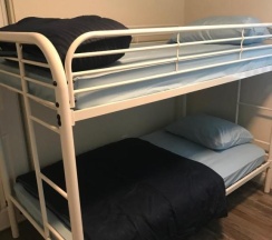 Кровать в общем номере (женский номер) в A1 LA City Hostel