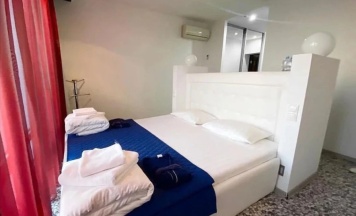 Двухместный номер Standard Premium с видом на море двуспальная кровать в Atmosfera Detox&Spa