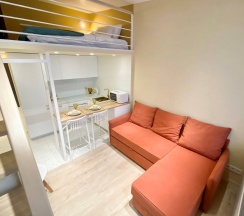 Двухуровневая студия на мансарде с джакузи в ЖК "UP-квартал Пушкинский". Близость к НИИ Турнера в Rauktis apartments