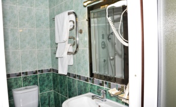 Номер стандарт с 1 двуспальной кроватью в Нальчик Холл