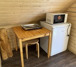 Коттедж с балконом и с красивым видом из окна в Дом на Волге