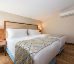 Трёхместный номер Economy в Ramada Plaza by Wyndham Antalya