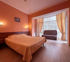 Двухместный номер Standard с балконом (двуспальная кровать) в Holiday