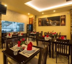 Двухместный номер Standard двуспальная кровать в "room in Guest Room - Guesthouse & Restaurant Belvedere - Central Bedroom With Ac Near Patong Beach"
