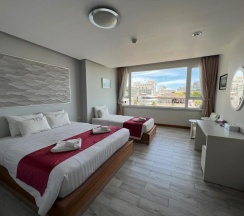 Трёхместный номер Standard с красивым видом из окна в The Beach Front Resort Pattaya  - SHA Plus