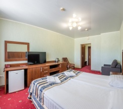 ПОЛУЛЮКС в Red hotel