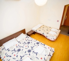 Двухместный номер с диван-кроватью с балконом двуспальная кровать в Аморе фаворит