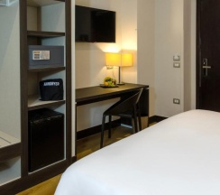 Двухместный номер Deluxe двуспальная кровать в Hotel Leonardo Da Vinci