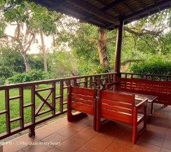 Бунгало c 1 комнатой с видом на сад в Hong Bin Bungalow Resort