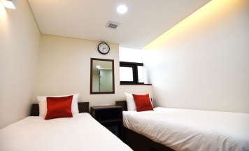 Двухместный без вида номер Standard 2 отдельные кровати в 57 Myeongdong Hostel