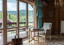 Номер полулюкс с 1 двуспальной кроватью в Cosmos Collection Altay Resort