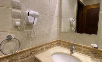 Трёхместный номер Standard в Araek Al Khlood Hotel