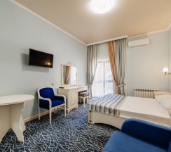 Трёхместный номер Стандарт в Dvin