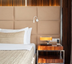 Апартаменты для 5 гостей в V Hotel&Rooftop lounge