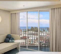 Номер Superior с видом на океан в Centara Karon Resort Phuket