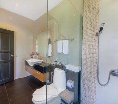 Вилла с 6 комнатами в Villas In Pattaya