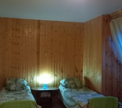 Коттедж в Дом у дороги