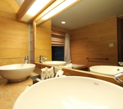 Вилла c 1 комнатой с балконом и рядом с пляжем в Sunset Park Resort and Spa