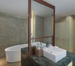 Люкс c 1 комнатой с видом на океан в Radisson Blu Resort Galle