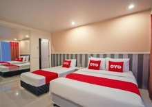 Двухместный люкс с красивым видом из окна двуспальная кровать в Oyo 1117 Phuket Airport Suites