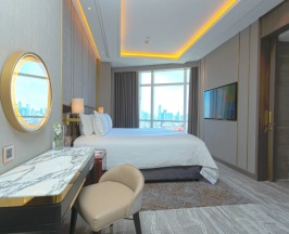 Двухместный люкс клубный with Ratchaprasong view двуспальная кровать в Centara Grand & Bangkok Convention Centre at CentralWorld