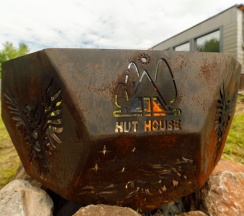 Романтика в Hut house