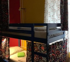 6-Койко-место в шестиместном номере с тремя двухъярусными кроватями с общим санузлом в Макарена