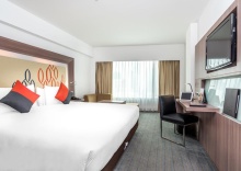 Одноместный номер Deluxe с 2 комнатами в Hilton Garden Inn Bangkok Silom